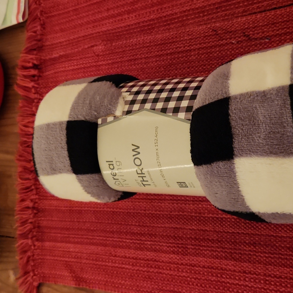 NWT black and white plush throw